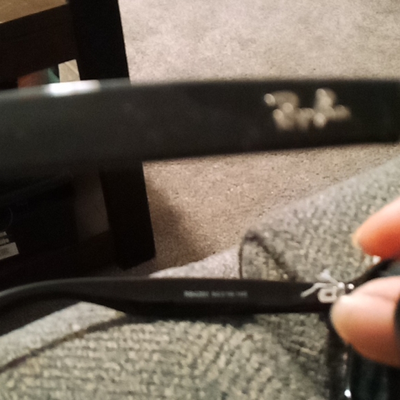 Ray-Ban sunglasses - Picture 3 of 4